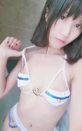 Alice布丁(布丁大法&我是一只啾&Mika啾) 浴缸 Alice布丁(布丁大法&我是一只啾&Mika啾) 浴缸