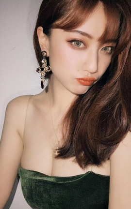 名模阿朱 微博配图收录 49 名模阿朱 微博配图收录 49