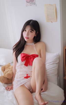 Ӣ 