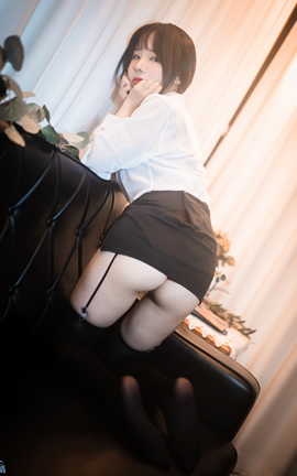 дBLUECAKE Yeji Cat Play